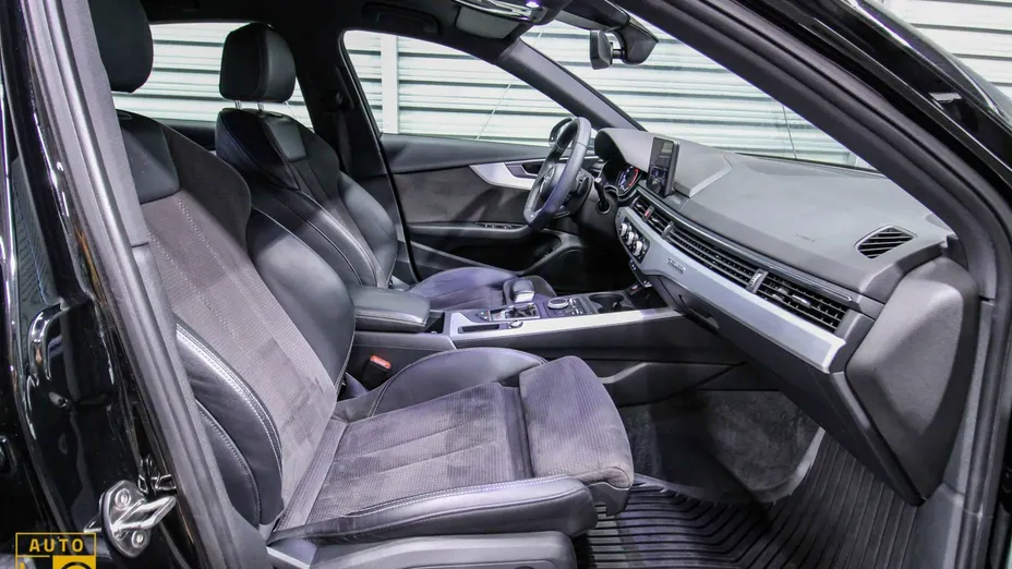 AUDI S4 -