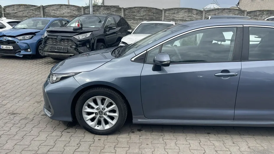 TOYOTA Corolla -