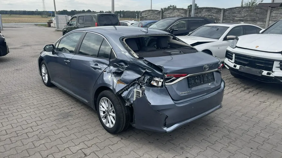 TOYOTA Corolla -