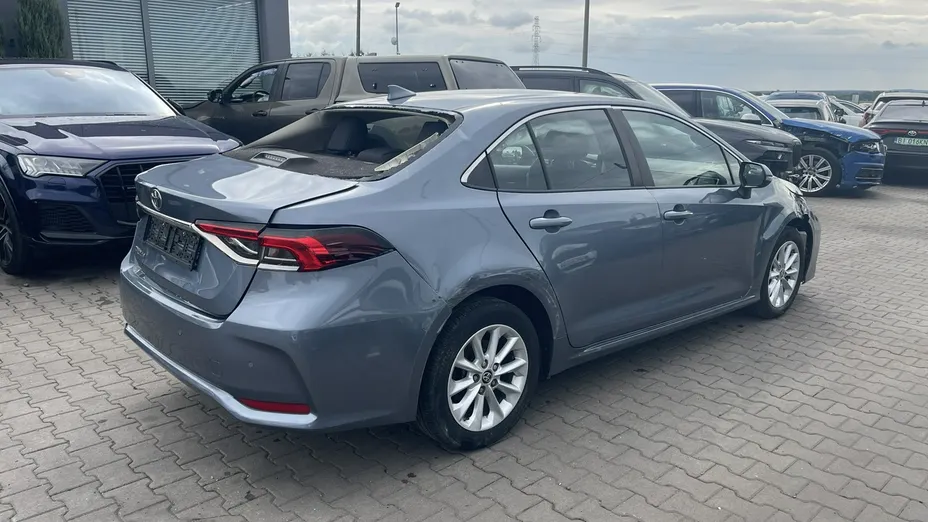 TOYOTA Corolla -