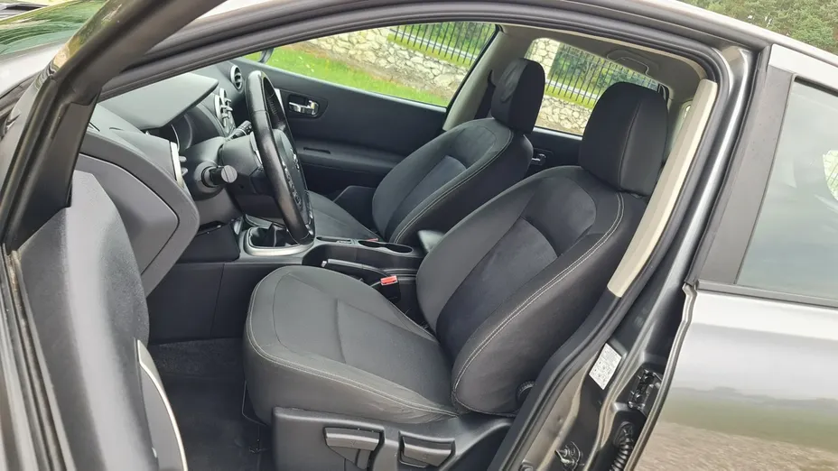 NISSAN Qashqai -