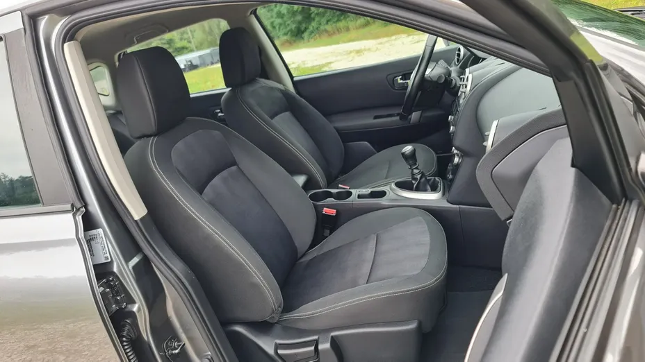 NISSAN Qashqai -