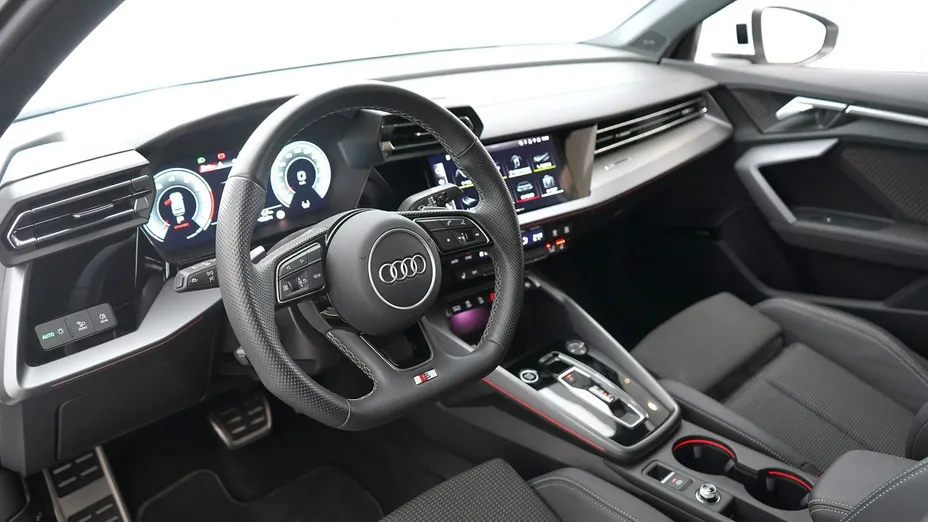 AUDI A3 Limousine -