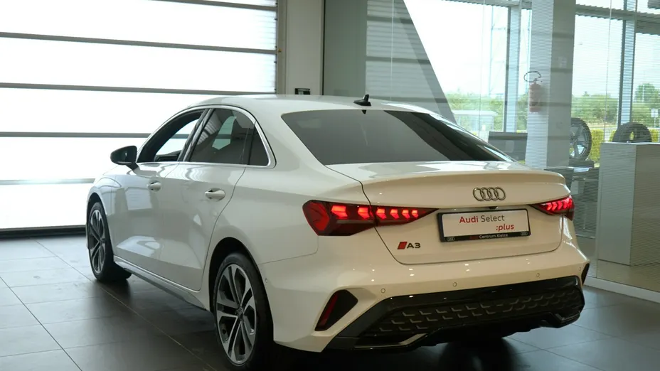 AUDI A3 Limousine -