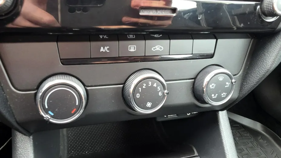 SKODA Octavia -