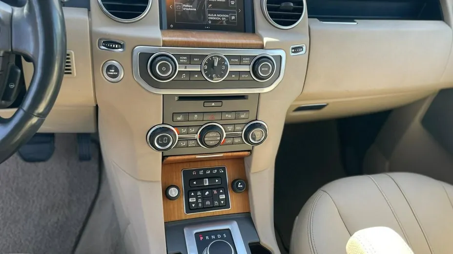 LAND ROVER Discovery -