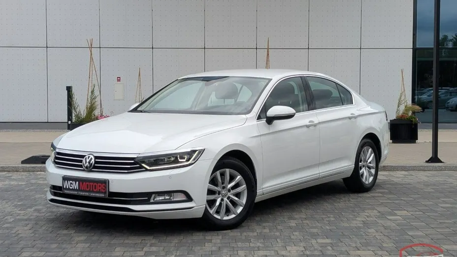 VOLKSWAGEN Passat -
