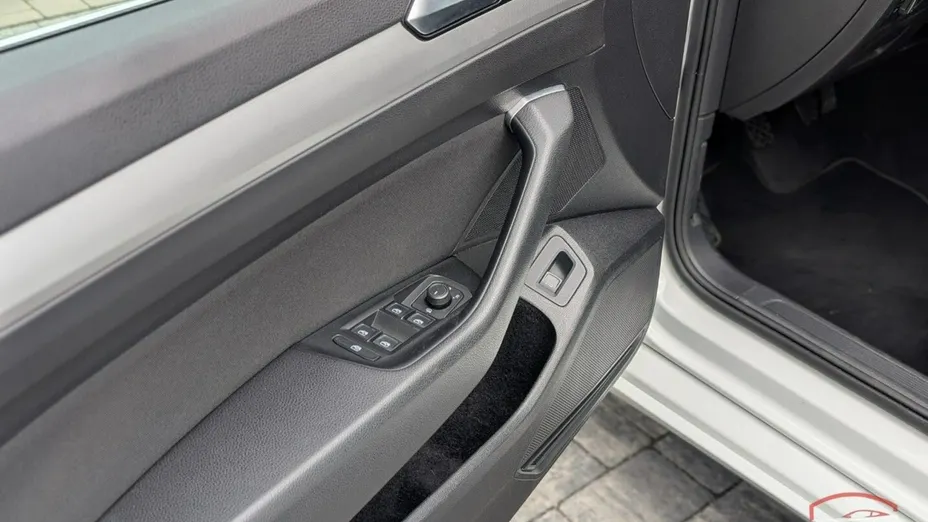 VOLKSWAGEN Passat -