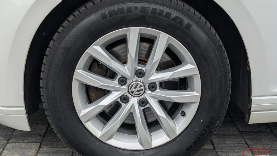 VOLKSWAGEN Passat -