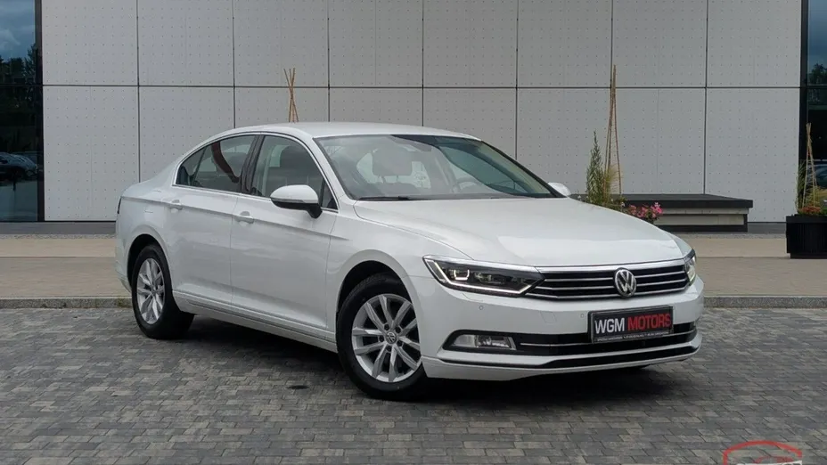VOLKSWAGEN Passat -