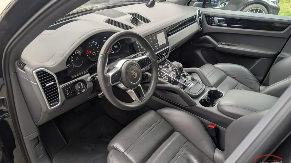 PORSCHE Cayenne -