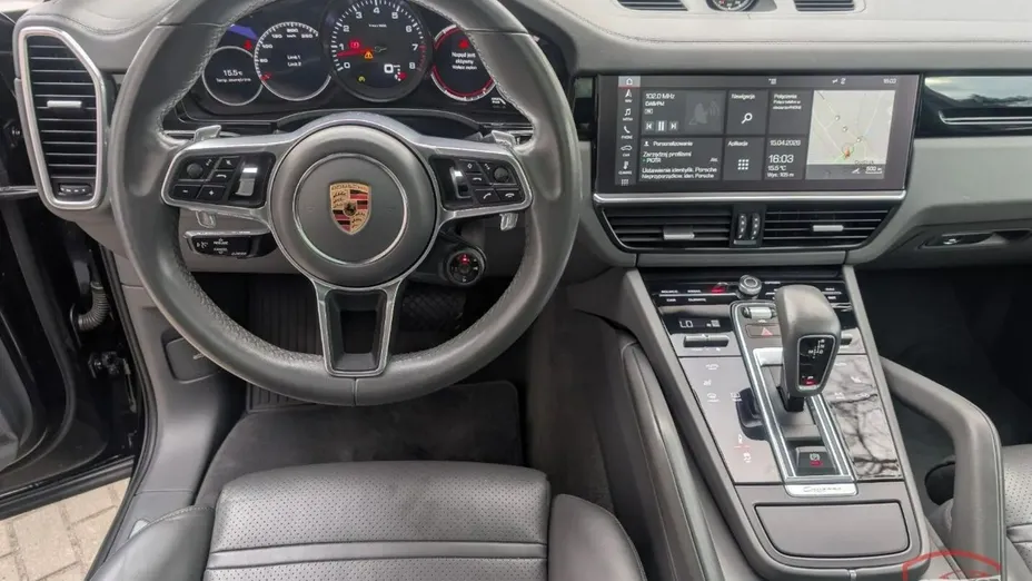 PORSCHE Cayenne -