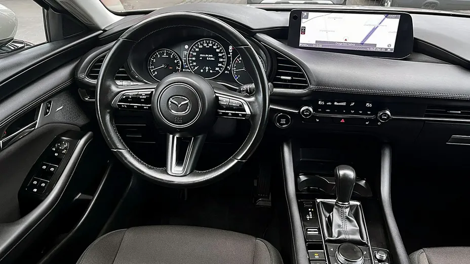 MAZDA 3 -