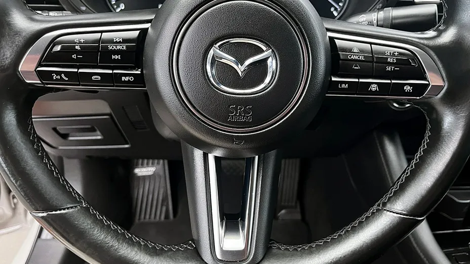 MAZDA 3 -