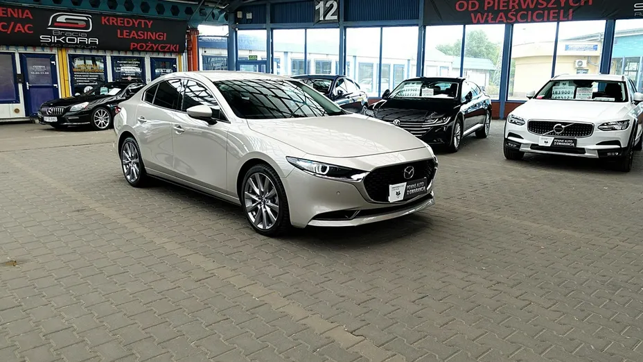 MAZDA 3 -