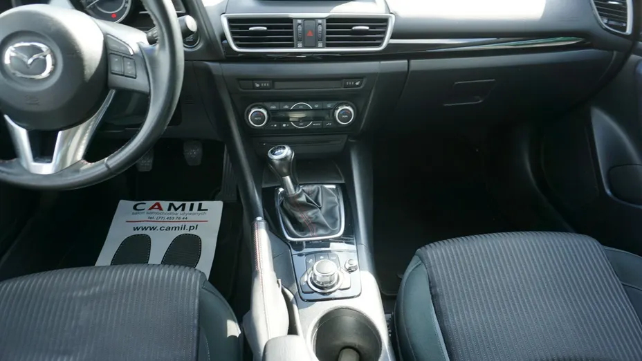 MAZDA 3 -