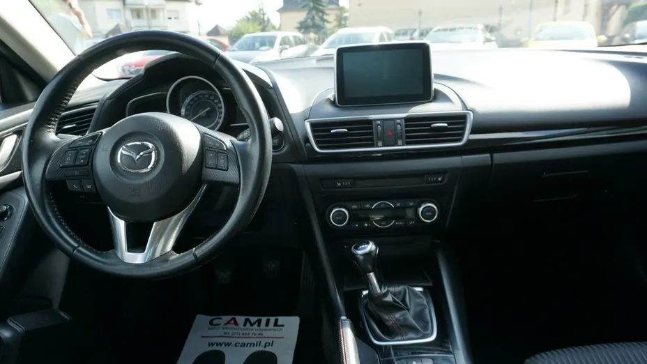 MAZDA 3 -