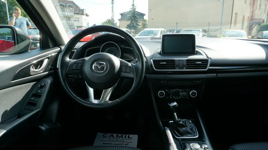 MAZDA 3 -