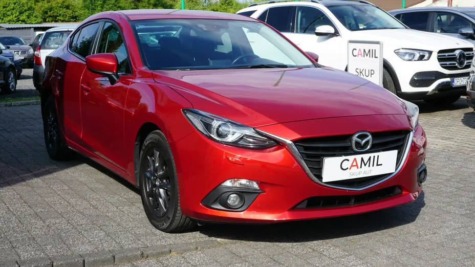 MAZDA 3 -