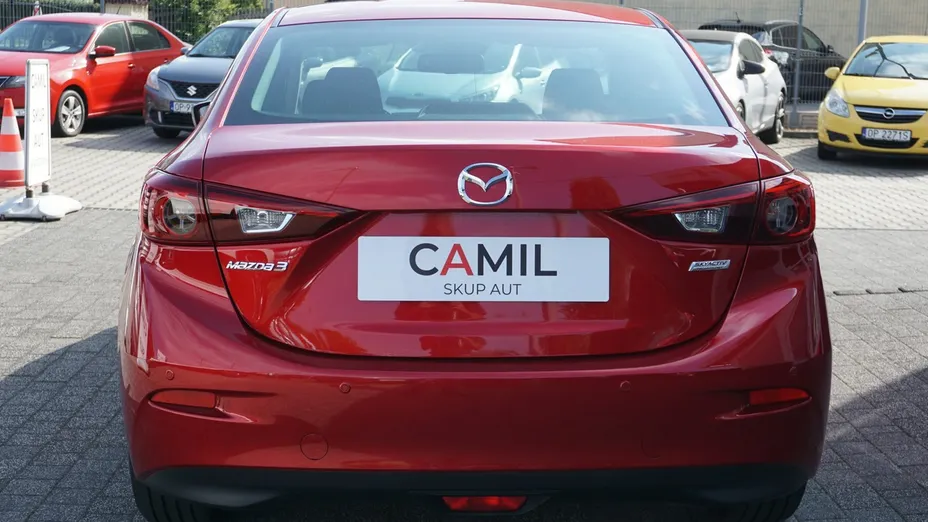 MAZDA 3 -