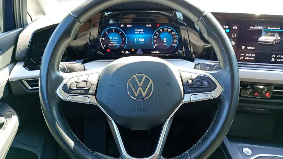 VOLKSWAGEN Golf -