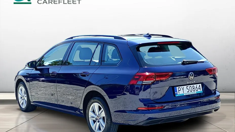 VOLKSWAGEN Golf -