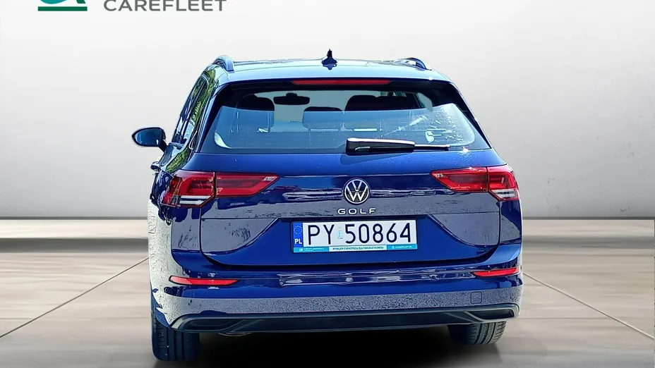 VOLKSWAGEN Golf -