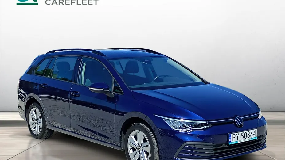 VOLKSWAGEN Golf -