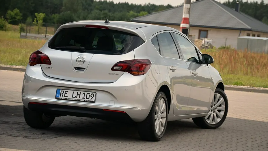 OPEL Astra -