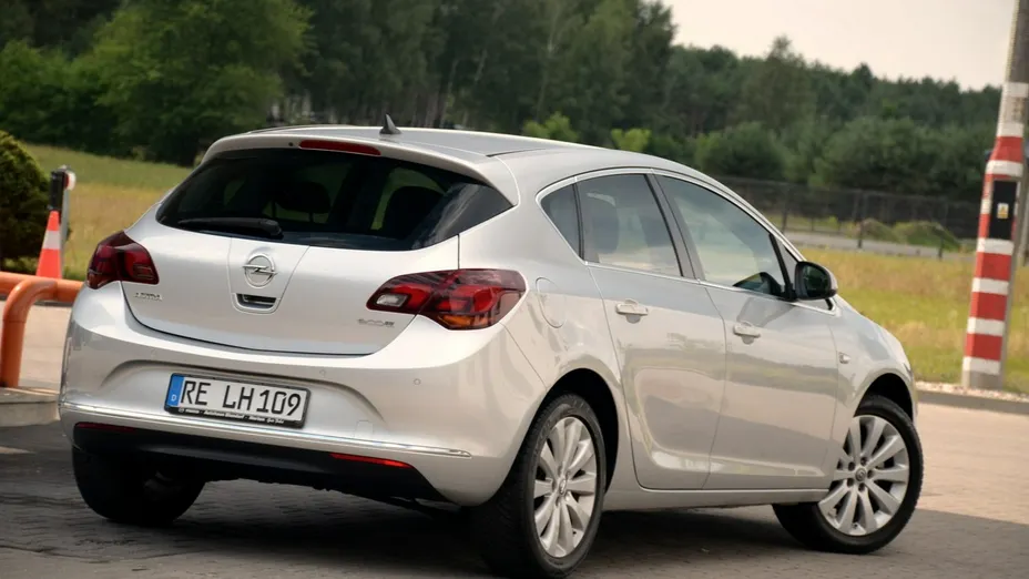 OPEL Astra -