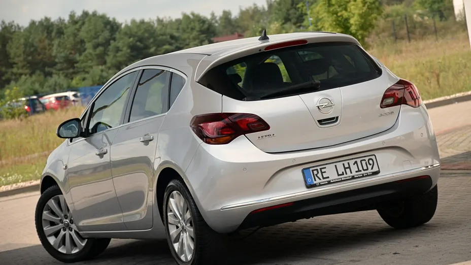 OPEL Astra -