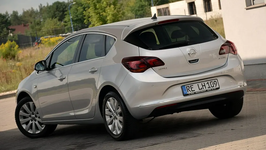 OPEL Astra -