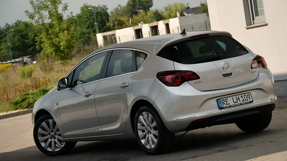 OPEL Astra -