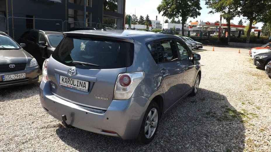 TOYOTA Verso -