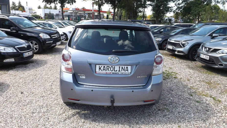 TOYOTA Verso -