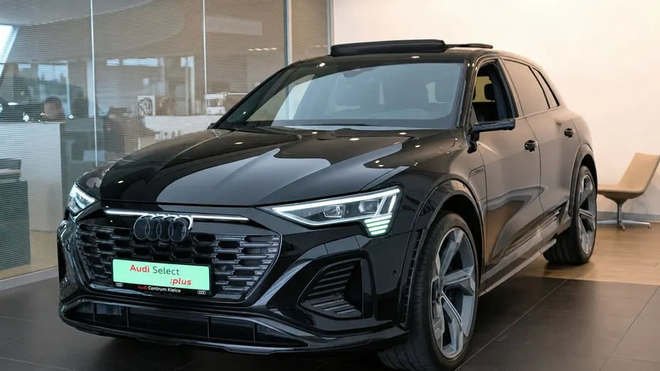 AUDI SQ8 e-tron -