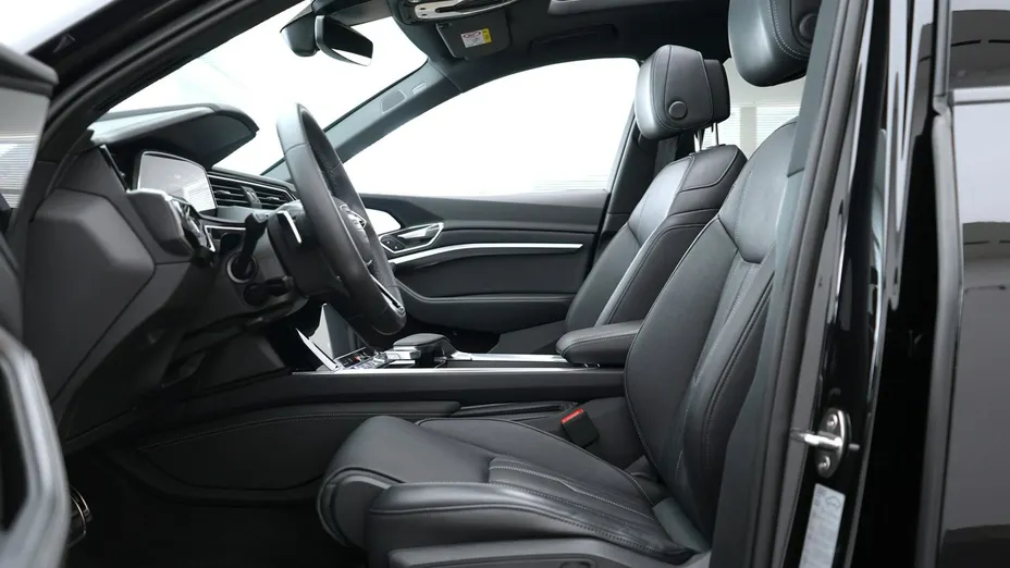 AUDI SQ8 e-tron -