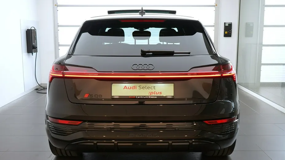 AUDI SQ8 e-tron -