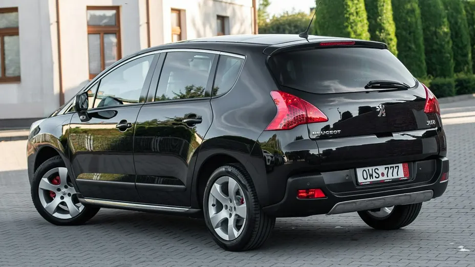 PEUGEOT 3008 -