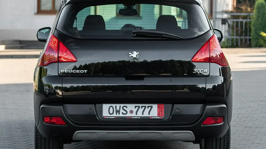PEUGEOT 3008 -
