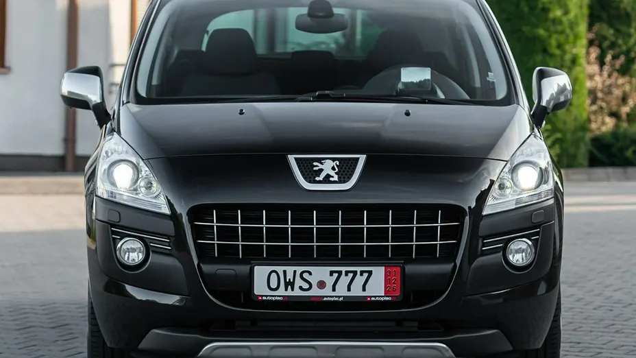 PEUGEOT 3008 -