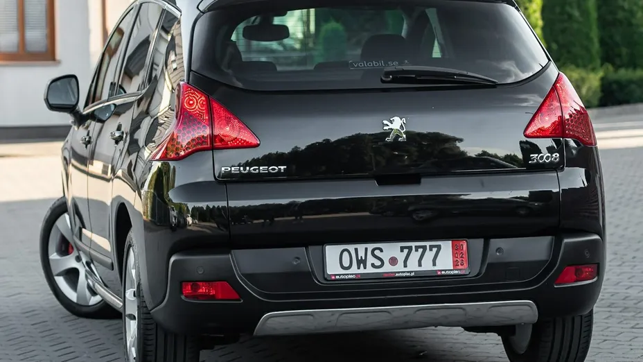 PEUGEOT 3008 -