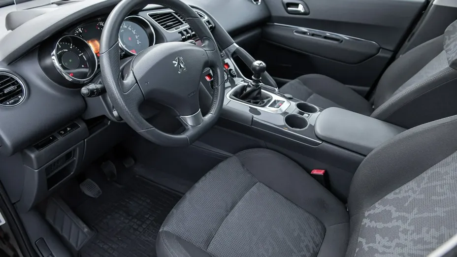 PEUGEOT 3008 -