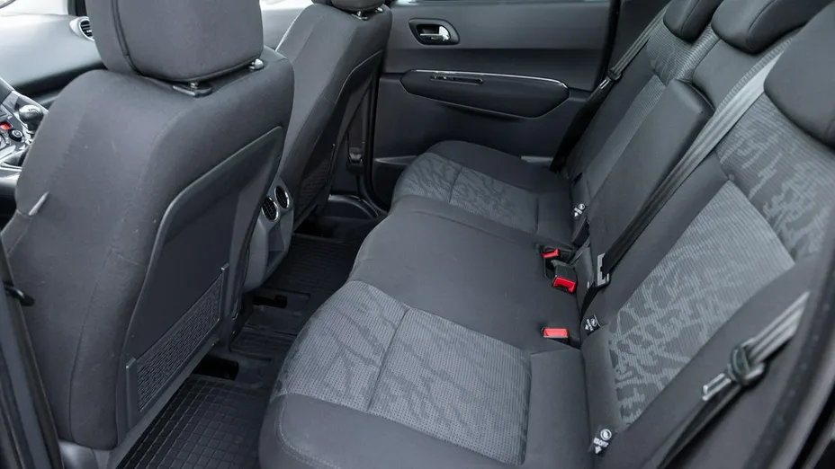 PEUGEOT 3008 -