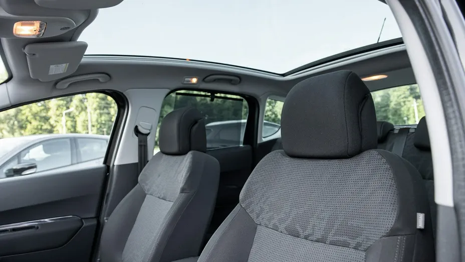 PEUGEOT 3008 -