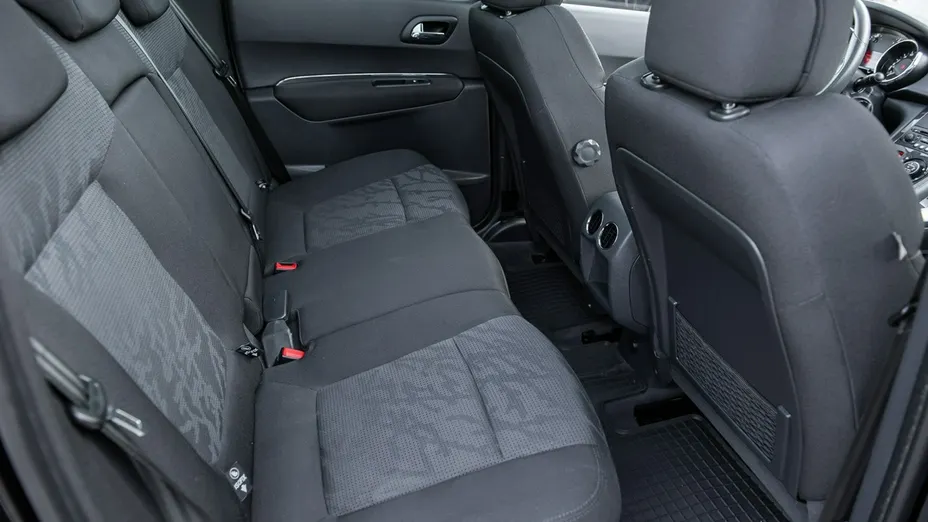PEUGEOT 3008 -