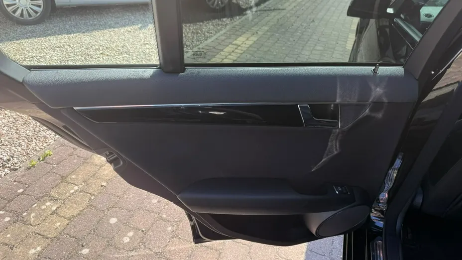 MERCEDES-BENZ C Klasa -