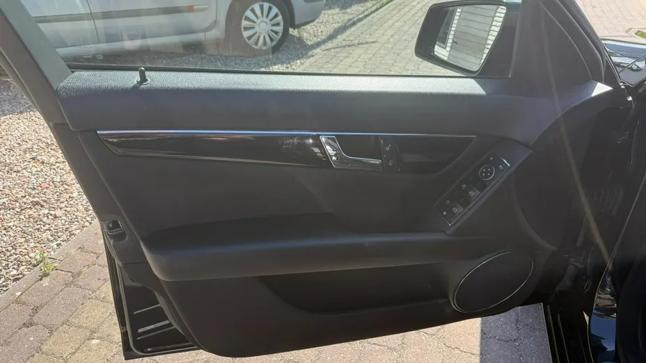 MERCEDES-BENZ C Klasa -
