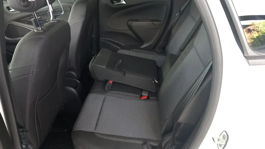 OPEL Crossland X -