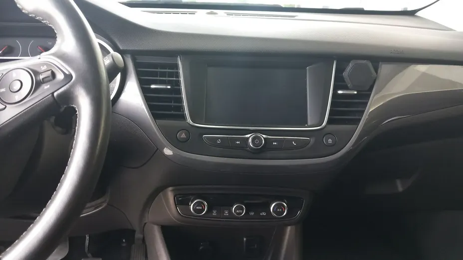 OPEL Crossland X -